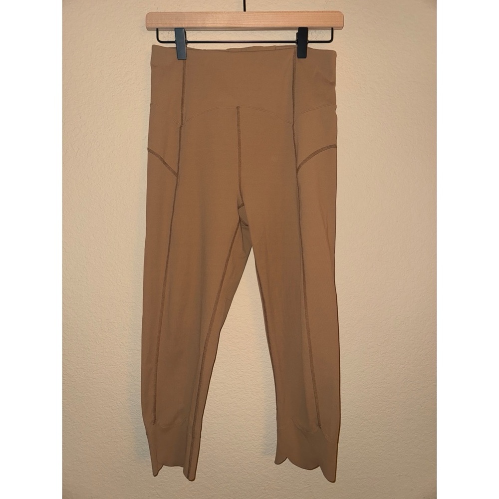 Free People Movement High Waisted Cropped Scalloped Hem Leggings Size Medium